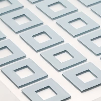 熱伝導性 グレー 高温 シリコンゴムパッド 0.3mm から 15mm のサンプルで利用可能